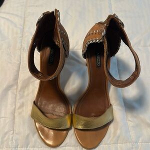 chic and relic